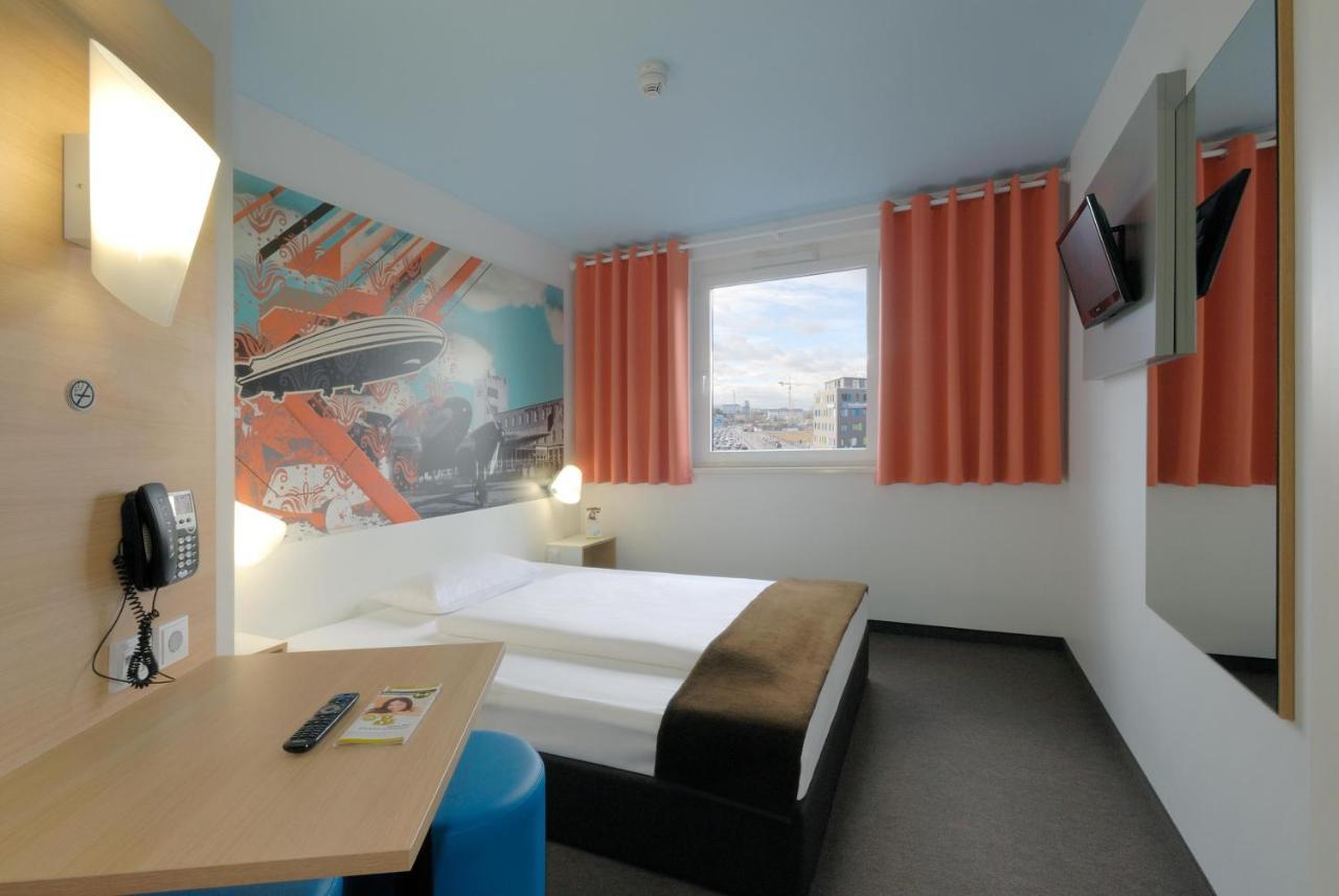 B&B Hotel Böblingen Eksteriør bilde